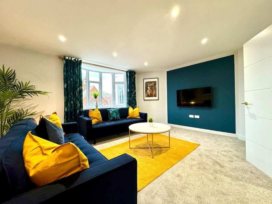 Massive 3 Bedroom - Ground Floor - Near The Beach! บอร์นมัธ ภายนอก รูปภาพ